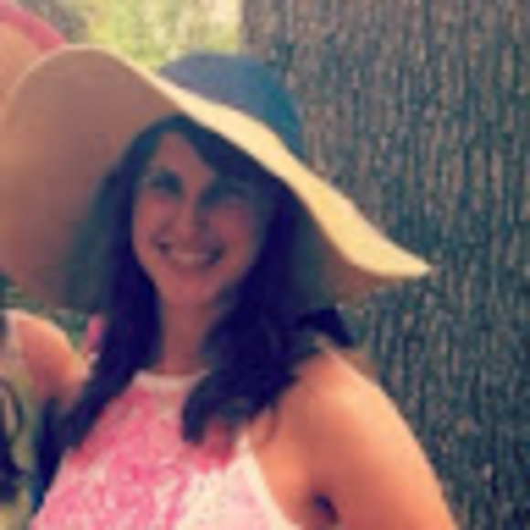 Meet your Posher, Sarah - Picture 1 of 1